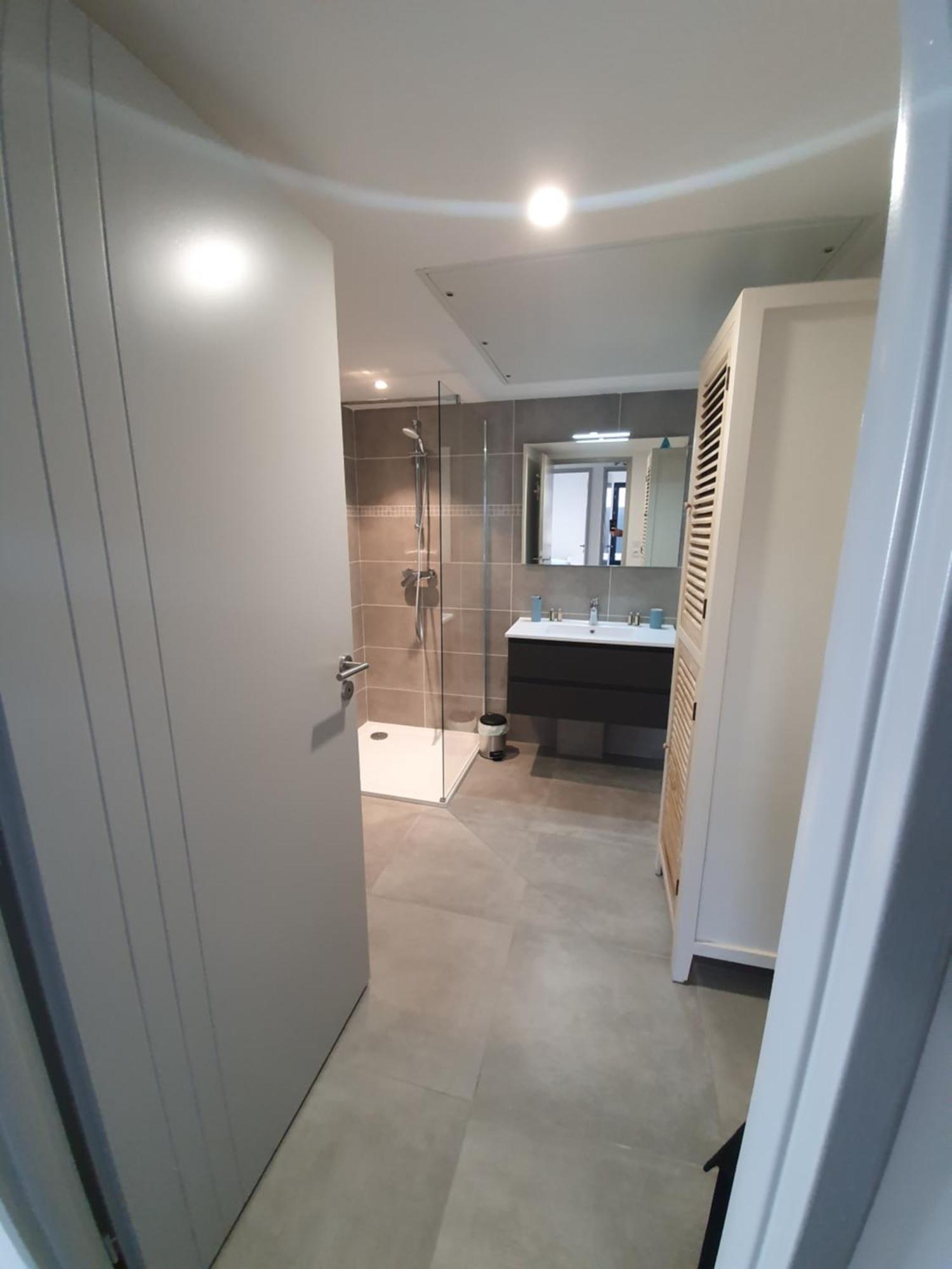 T3 Neuf Avec Terrasse Et Jardin Face A La Mer باندول المظهر الخارجي الصورة