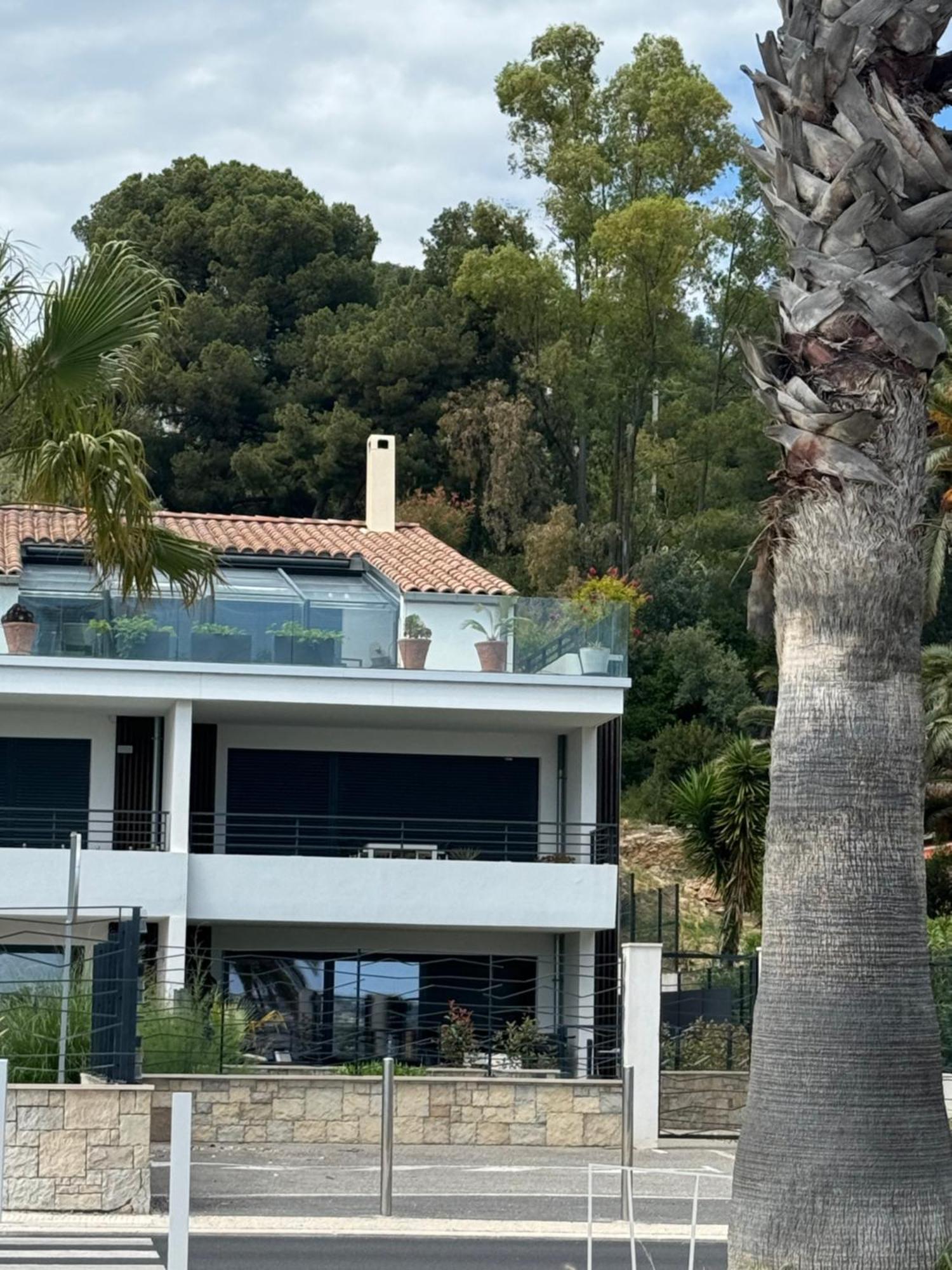 T3 Neuf Avec Terrasse Et Jardin Face A La Mer باندول المظهر الخارجي الصورة